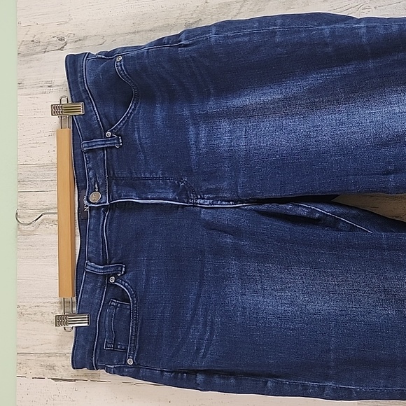 NYDJ Rapture dark wash cuffed crop denim blue jeans Lift Tuck technology Size 12 - Picture 3 of 7